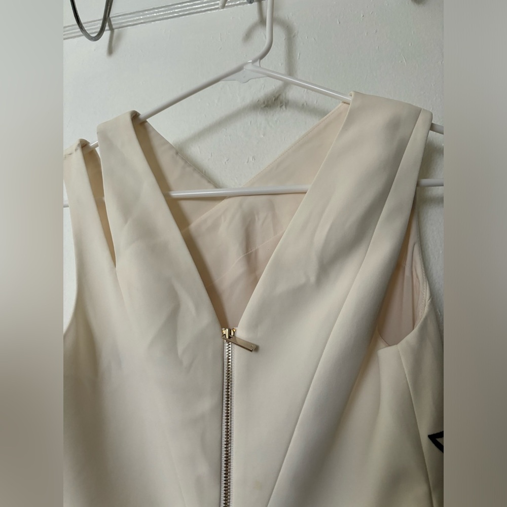 Karen Millen ivory cocktail dress, size 4 - Picture 12 of 14